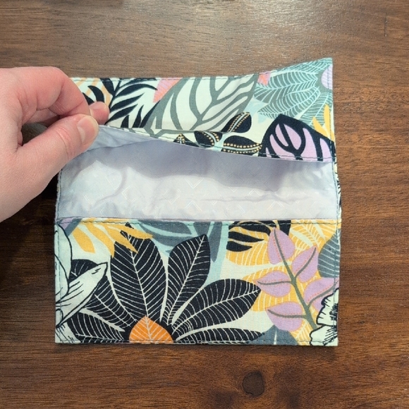 Vera Bradley Quilted Cotton Checkbook Holder Receipt Organizer Floral Leaf - Picture 4 of 4